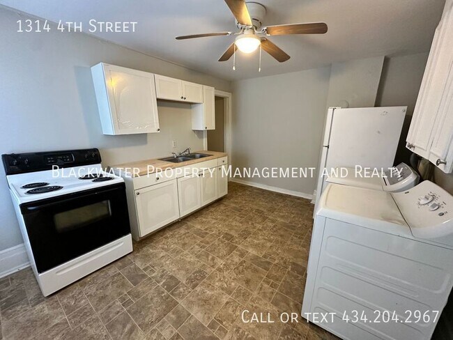 Building Photo - Two Bedroom Duplex in the Heart of Lynchburg