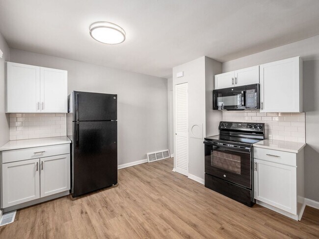 Foto del edificio - 554 Riverview Dr