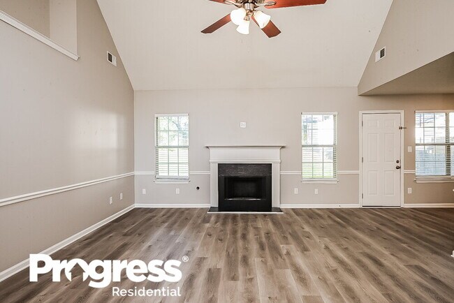 Foto del edificio - 327 Brookside Dr