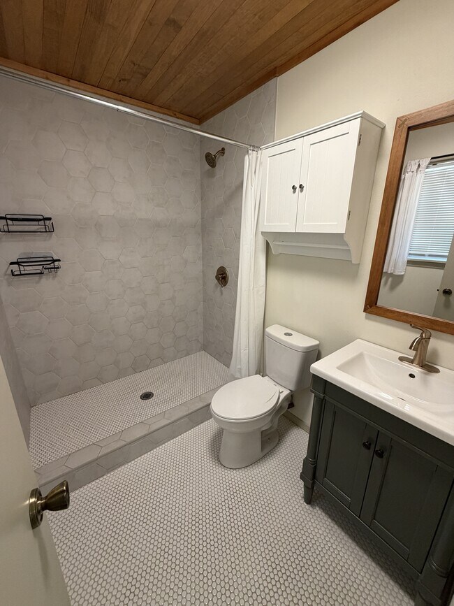 Building Photo - 116 Fern Dr