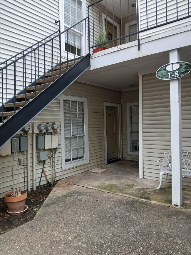 Building Photo - 9809 Richmond Ave.