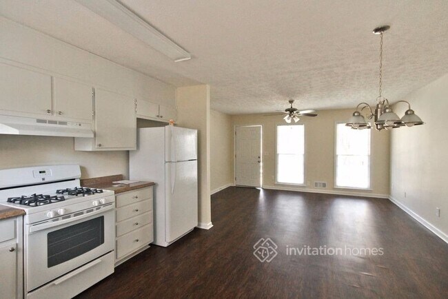 Building Photo - 4660 Candlewyck Way