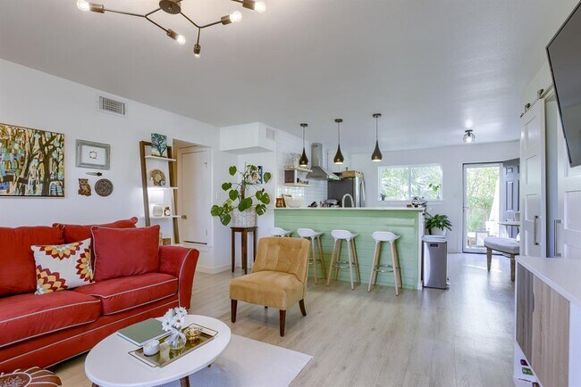 Foto del edificio - 8603 Putnam Dr