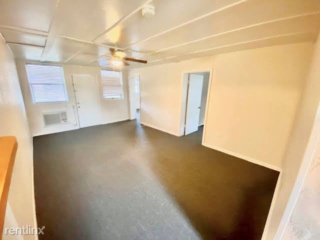 Foto del edificio - 2 br, 1 bath Duplex - 215 Skelly Drive 1