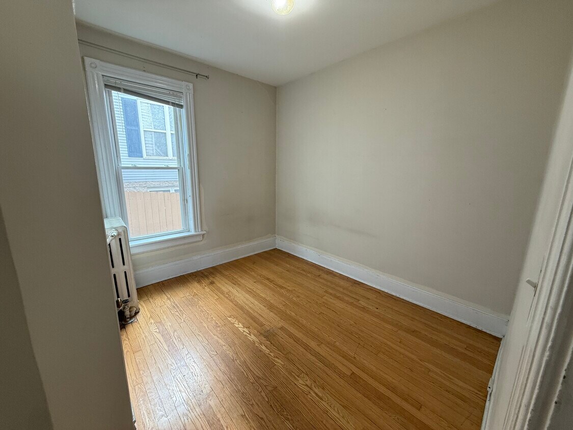 Foto del edificio - 1823 E Bradford Ave