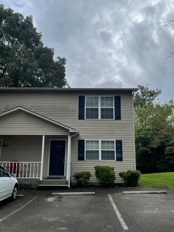1524 Spring St, Powell, TN 37849 Townhome Rentals in Powell TN