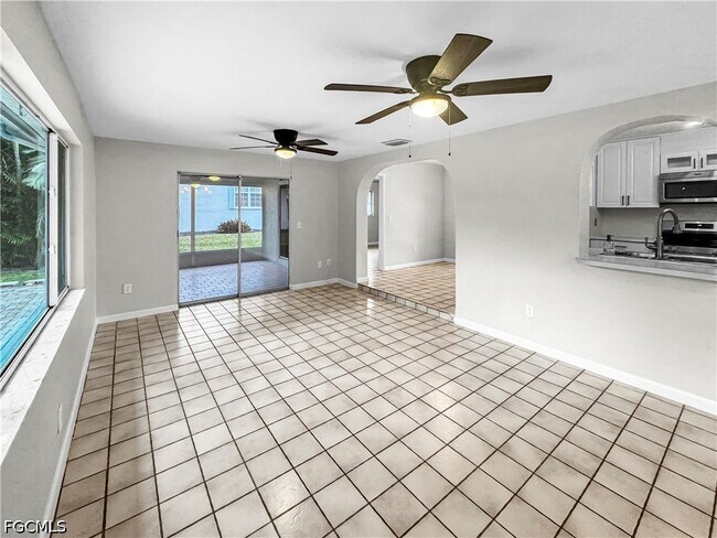 Building Photo - 206 SE 46th Ter