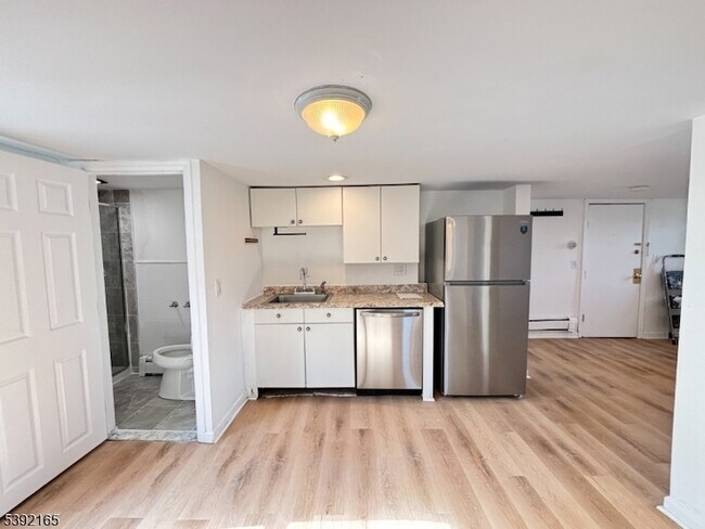 Foto del edificio - 10 N Passaic Ave