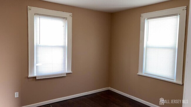 Foto del edificio - 60 Heald St