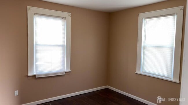 Building Photo - 60 Heald St