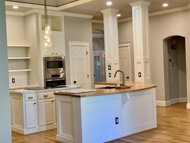 Foto del edificio - 1242 Wildewood Ct