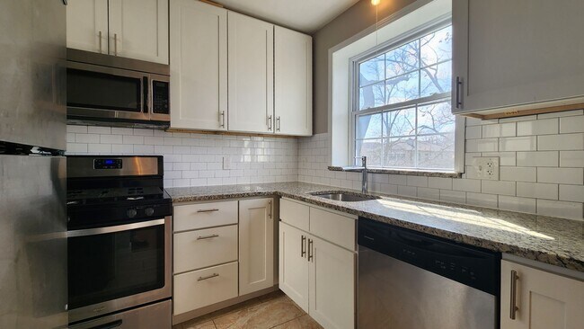 Foto del edificio - 7754 Kingsbury Blvd