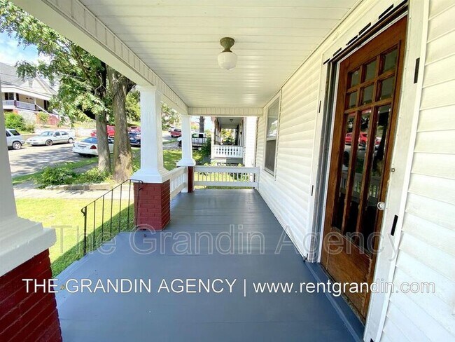 Foto del edificio - 1129 Stewart Ave SE