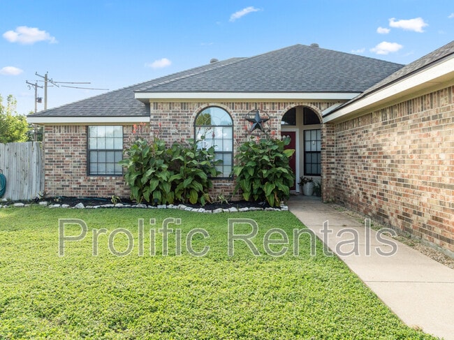 Building Photo - 605 Paintbrush Dr