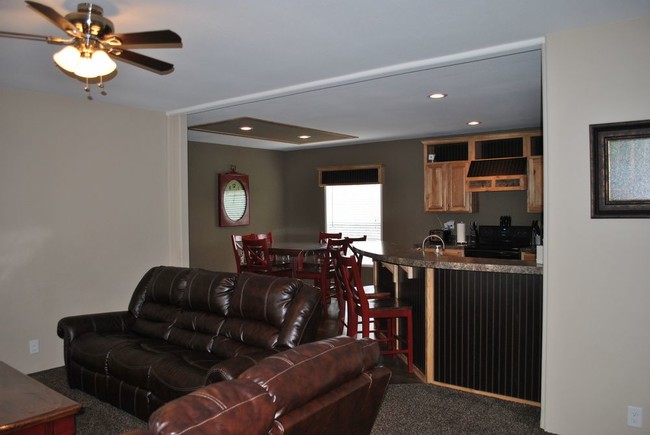 Building Photo - 2551 E 562 N