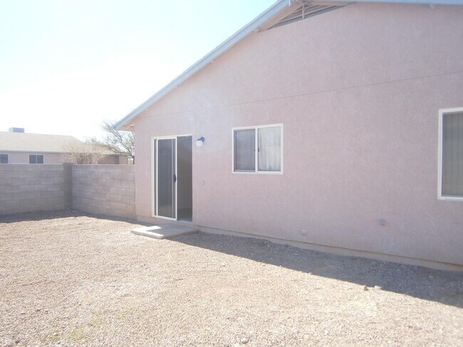 Building Photo - 8925 E Citrus Tree Dr