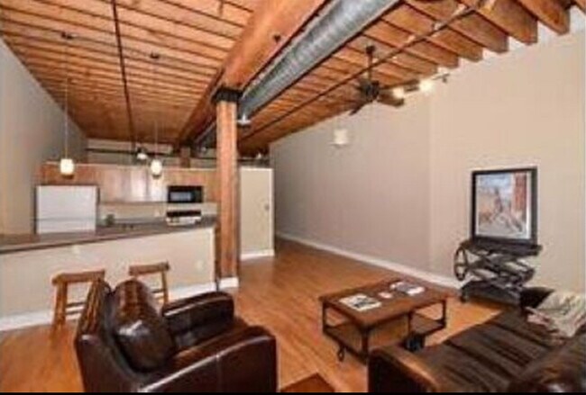 Foto del edificio - 141 N Water St