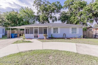 Building Photo - 1358 Hollyhock Cir