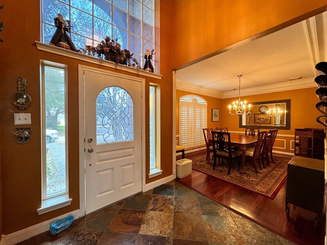 Foto principal - 9303 Bent Spur Ln