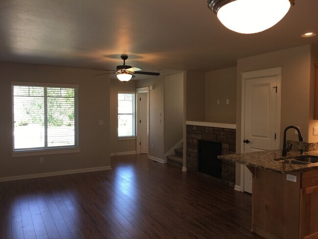Foto del edificio - 3 Bedroom 2.5 Bath Home in SE Bend