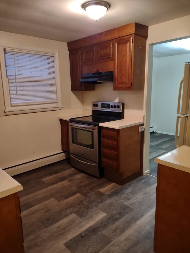 Building Photo - 4187 Lake Ave