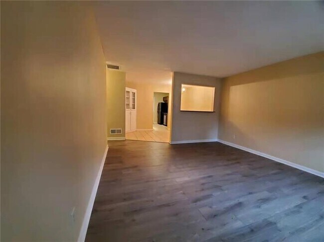 Foto del edificio - 687 Jackson Park Ln NW