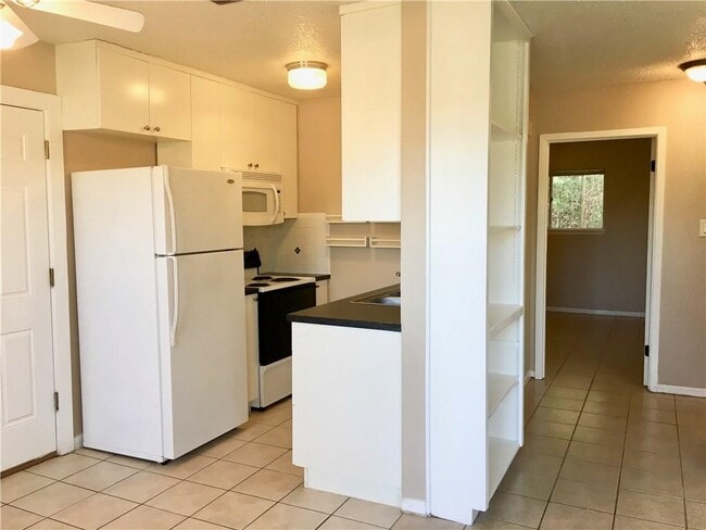 Building Photo - 801 Terrell Hill Dr