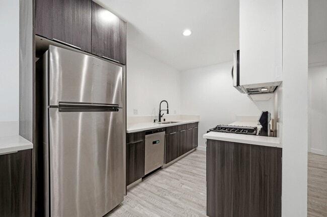 Building Photo - 2561 W Ave 30