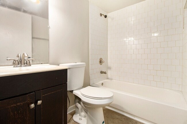 Building Photo - 3 Bedroom, 2 Bath Duplex near the Beltline