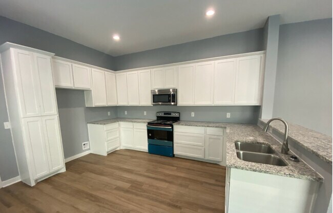 Building Photo - 204 Pecan Hollow St