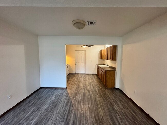 Foto del edificio - 721 SW 13th St
