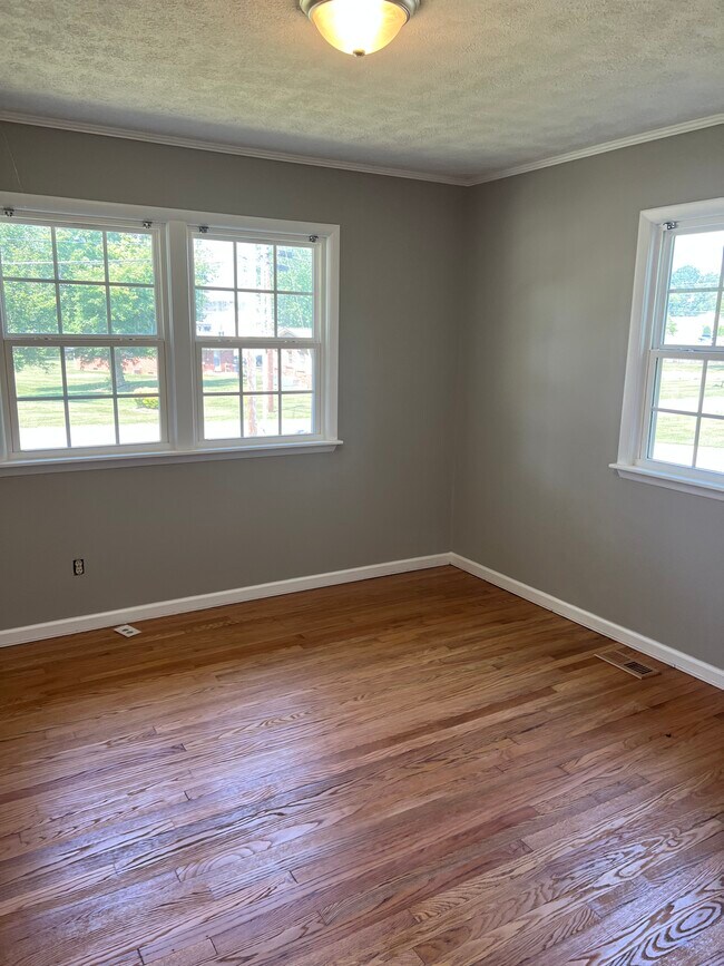 Foto del edificio - 864 Ashwood Dr