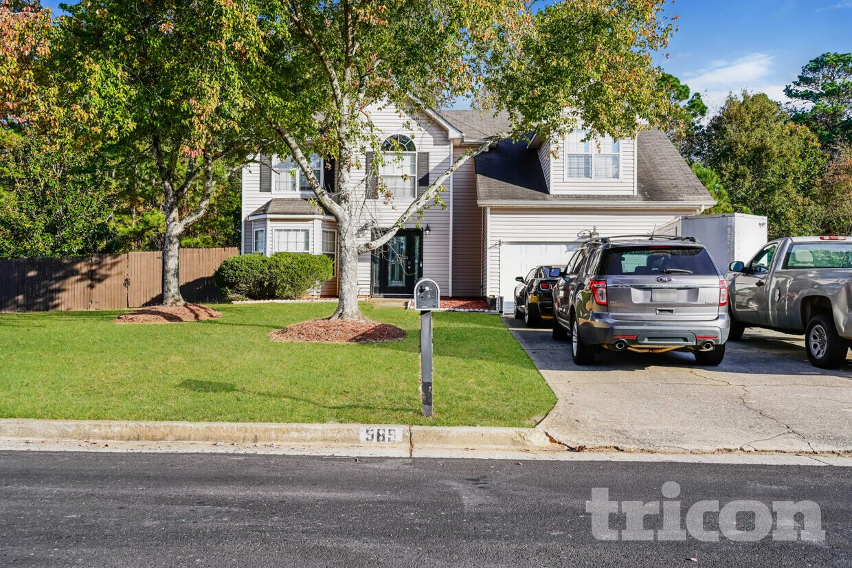 Foto principal - 589 Lakewater View Dr