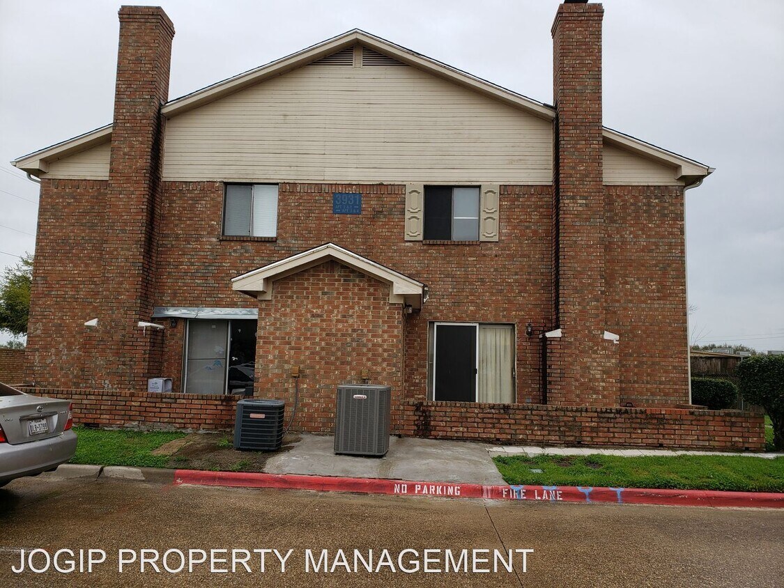 Primary Photo - 3931 N Garland Ave