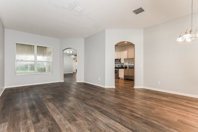 Foto del edificio - 812 Hickory Glen Dr