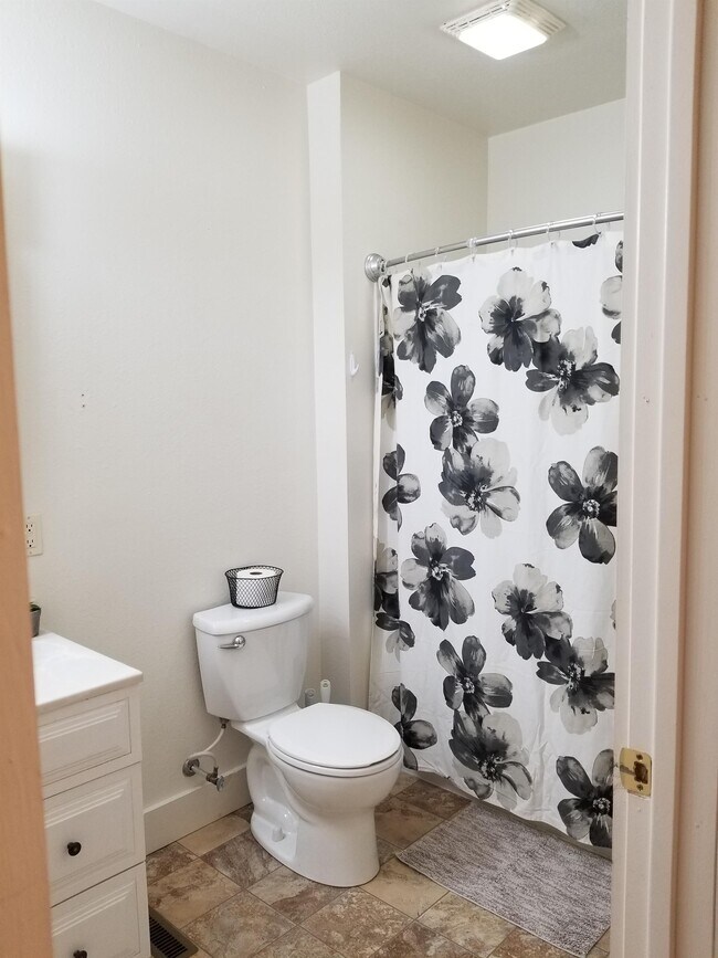 250 N Railroad St, Ainsworth, IA 52201 Townhome Rentals in Ainsworth