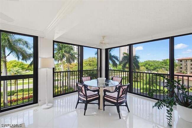 Foto del edificio - 6000 Pelican Bay Blvd