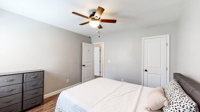 Building Photo - 2052 Baker Rd NW