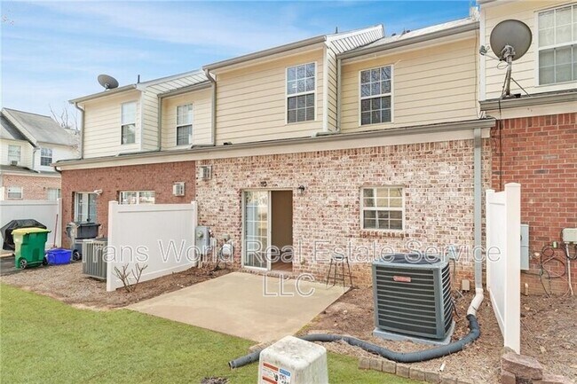 Foto del edificio - 1102 Pleasant Oaks Ct