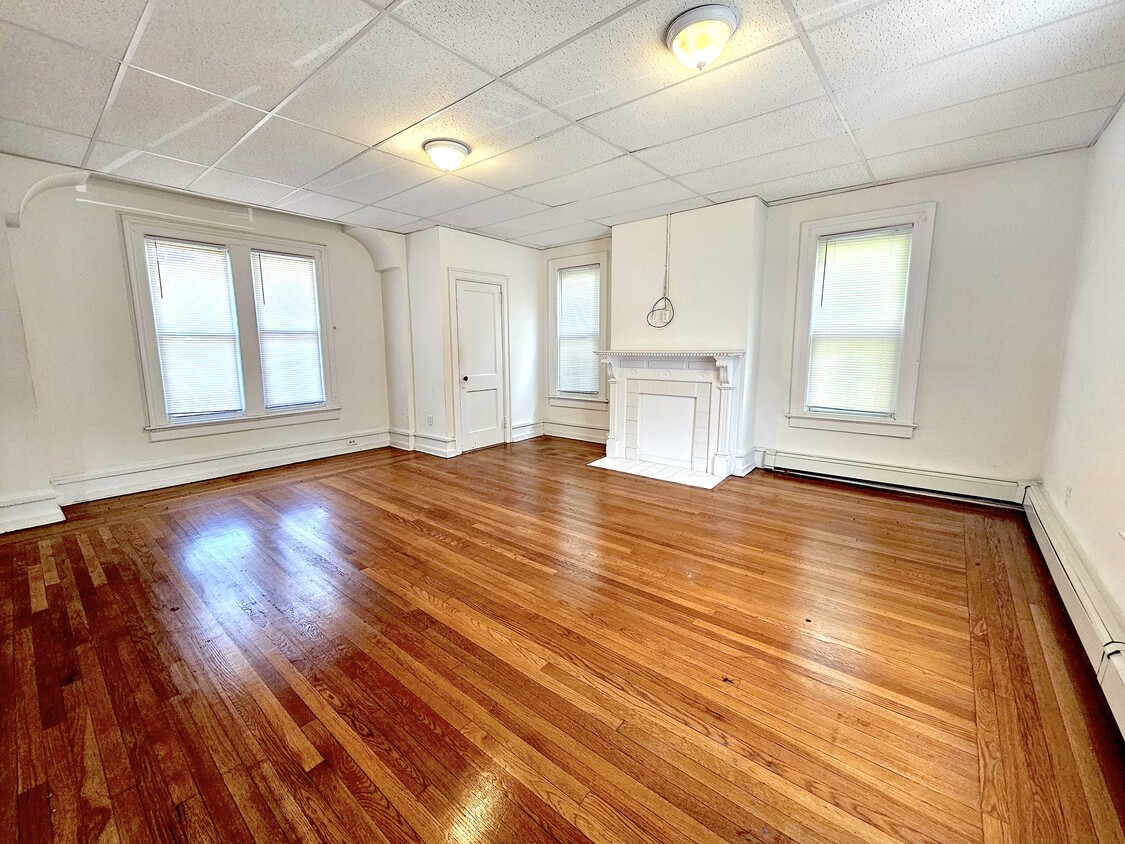 Studio (View 1) - 270 E Prospect Ave