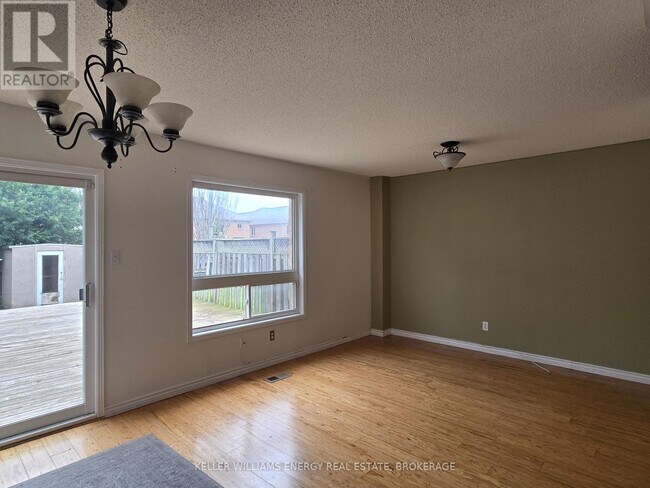 Building Photo - 61 Palomino Pl