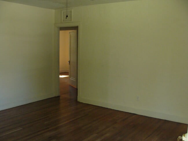Building Photo - 721 NW 9th Ave