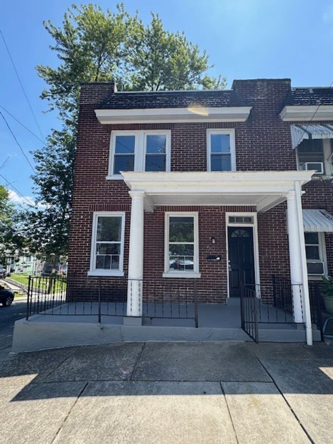 Building Photo - 501 Dauphin St