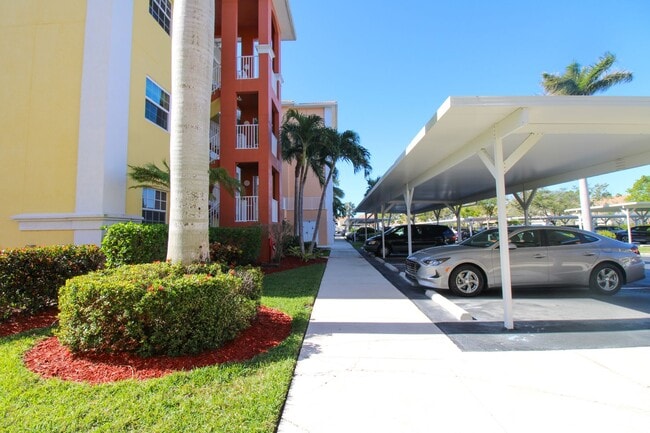 Building Photo - ***FURNISHED/UNFURNISHED ANNUAL RENTAL***G...