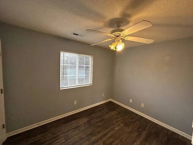 Foto del edificio - 3216 Bowers Ave