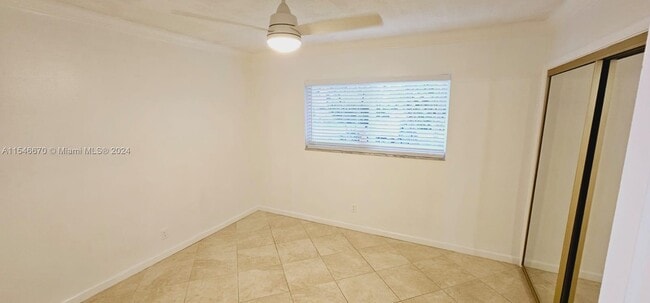 Building Photo - 1100 Pine Dr