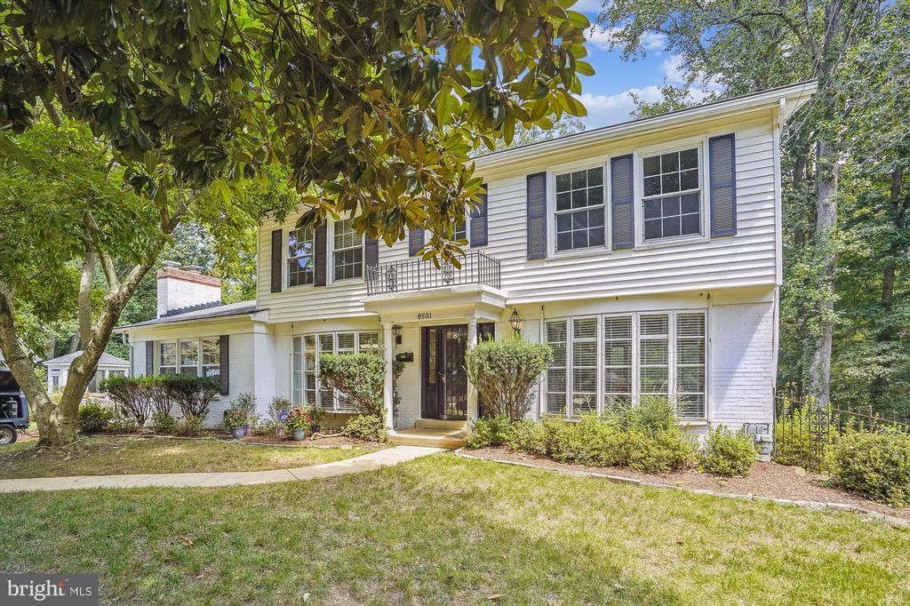 Foto principal - 8501 Canterbury Dr