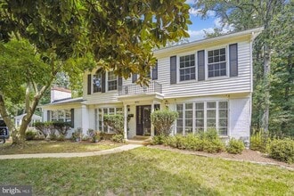 Building Photo - 8501 Canterbury Dr