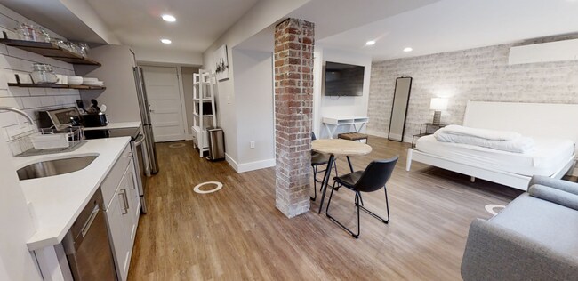 Building Photo - 65 Beech Glen St
