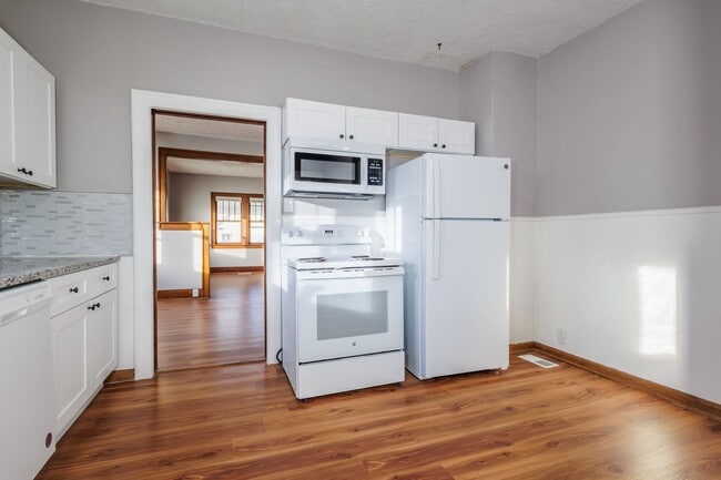 Building Photo - An Adorable Bungalow in the Havelock area ...